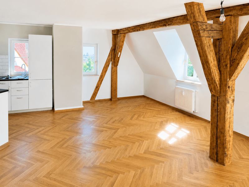 Liebevolle Dachgeschosswohnung mit historischem Flair im repräsentativen Schloss Kalchreuth